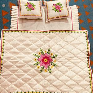 Aasan and Bedding Set                                 