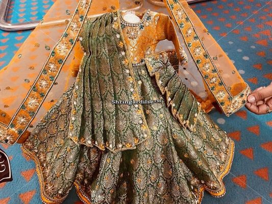 Green Banarasi Dress For Radha Krishna